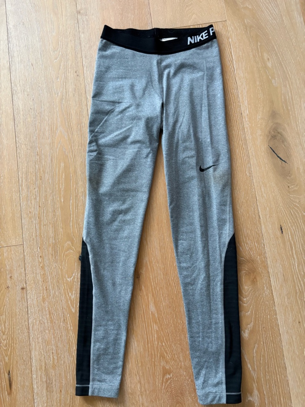 NikePro Gray & Black Leggings S